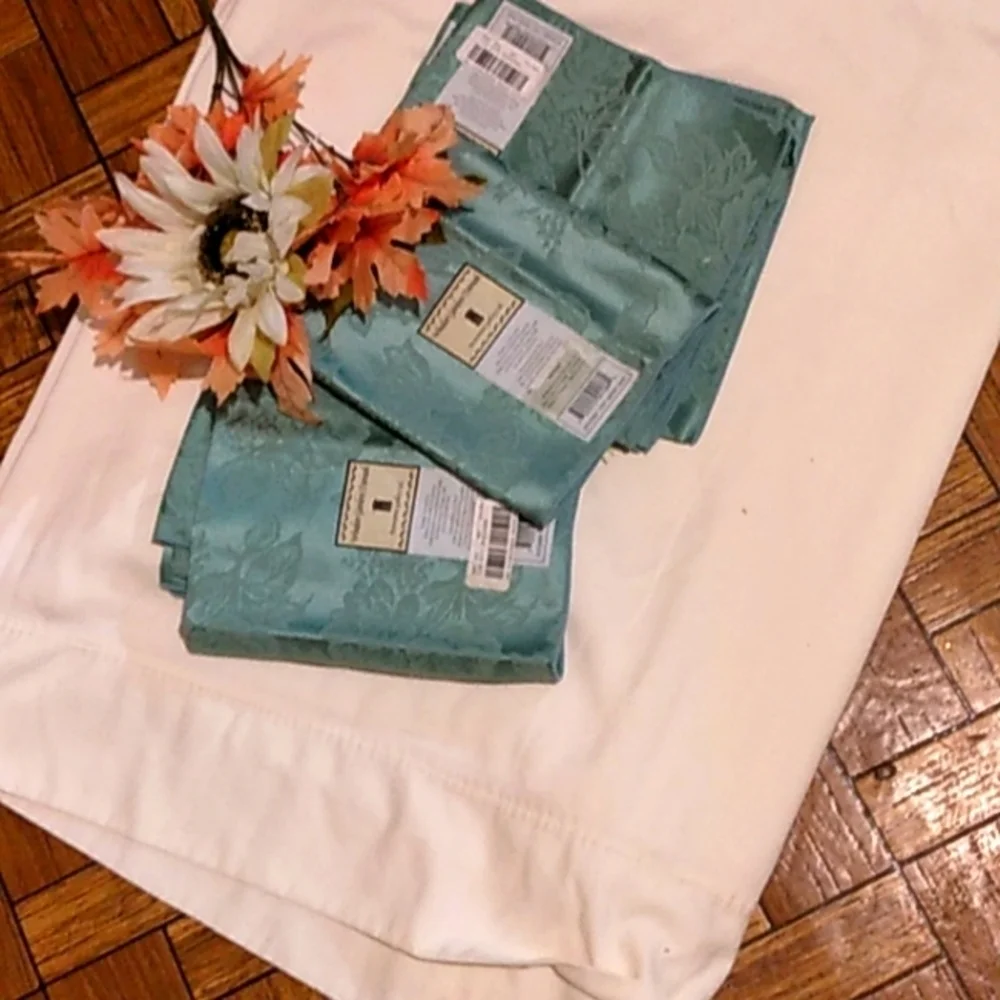 - Windsor Gardens set of 8 napkins